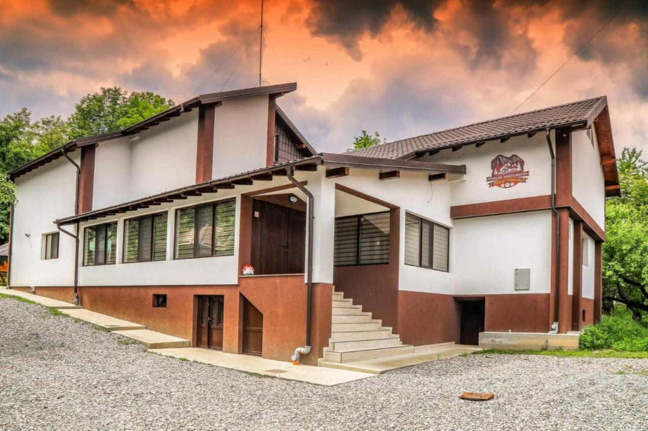 Hatasul Bunicului Arefu Exterior foto